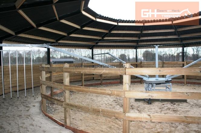 Hovedbilde Tak uten vegg til Horsewalker